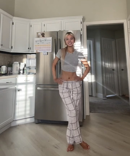 Breese Maroc feet photo thumbnail