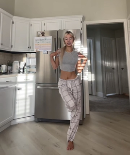 Breese Maroc feet photo thumbnail