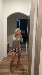 Breese Maroc feet photo thumbnail