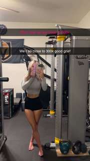 Breese Maroc feet photo thumbnail