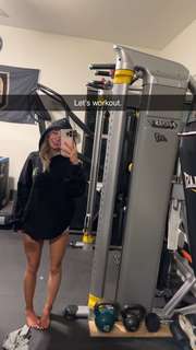 Breese Maroc feet photo thumbnail