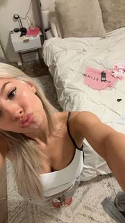 Breese Maroc feet photo thumbnail