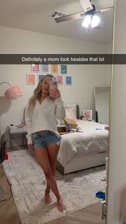 Breese Maroc feet photo thumbnail