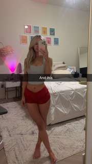 Breese Maroc feet photo thumbnail