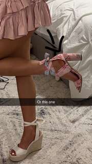 Breese Maroc feet photo thumbnail