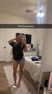 Breese Maroc feet photo thumbnail