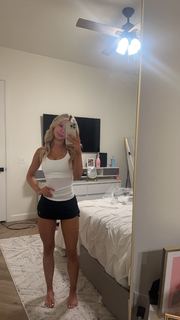 Breese Maroc feet photo thumbnail