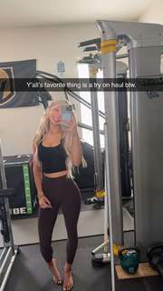 Breese Maroc feet photo thumbnail