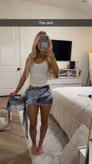 Breese Maroc feet photo thumbnail