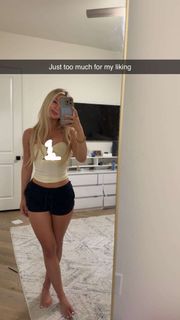 Breese Maroc feet photo thumbnail