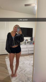 Breese Maroc feet photo thumbnail