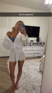 Breese Maroc feet photo thumbnail