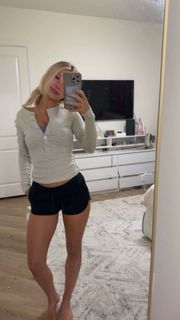 Breese Maroc feet photo thumbnail