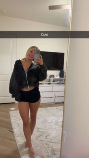 Breese Maroc feet photo thumbnail