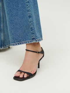 Bregje Heinen feet photo 11