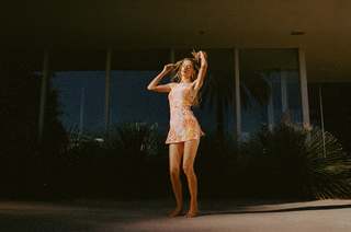 Bregje Heinen feet photo 1