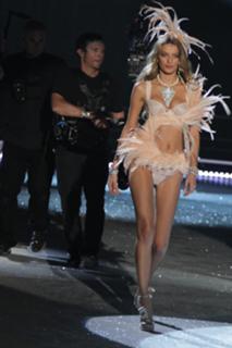 Bregje Heinen feet photo 5