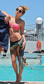 Brenda Asnicar feet photo thumbnail