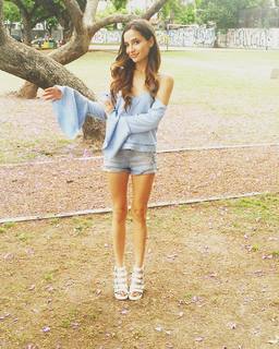 Brenda Asnicar feet photo thumbnail