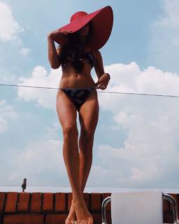 Brenda Asnicar feet photo thumbnail