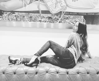 Brenda Asnicar feet photo thumbnail