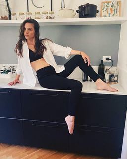 Brenda Lodigiani feet photo thumbnail