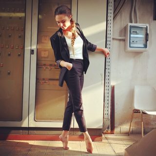 Brenda Lodigiani feet photo thumbnail