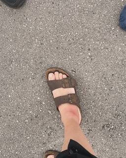 Brenda Lodigiani feet photo thumbnail