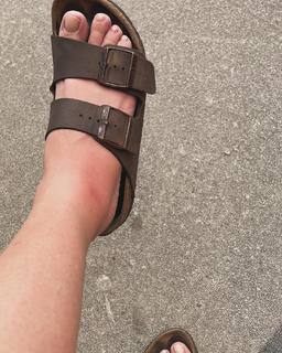 Brenda Lodigiani feet photo thumbnail