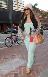 Brenda Song feet photo thumbnail