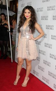 Brenda Song feet photo thumbnail