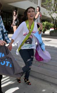 Brenda Song feet photo thumbnail