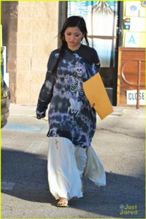 Brenda Song feet photo thumbnail