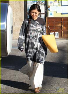 Brenda Song feet photo thumbnail