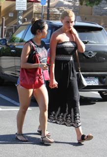 Brenda Song feet photo thumbnail