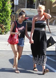 Brenda Song feet photo thumbnail