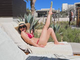 Brenda Song feet photo thumbnail