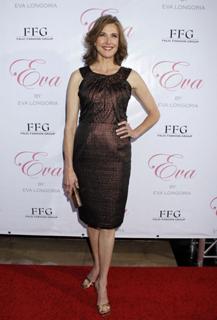 Brenda Strong feet photo thumbnail