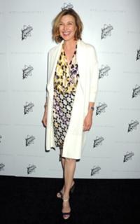 Brenda Strong feet photo thumbnail