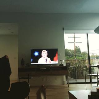 Brenda Strong feet photo thumbnail