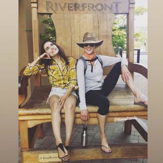 Brenda Strong feet photo thumbnail