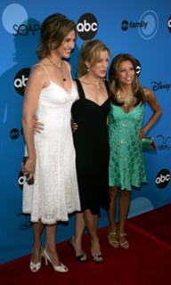 Brenda Strong feet photo thumbnail