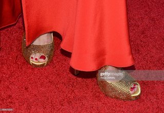 Brenda Strong feet photo thumbnail