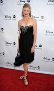 Brenda Strong feet photo thumbnail