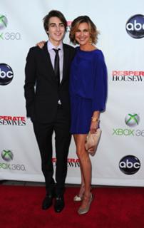 Brenda Strong feet photo thumbnail