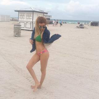 Brenda Zambrano feet photo 3