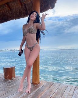 Brenda Zambrano feet photo 8