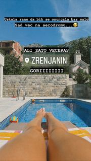 Breskvica feet photo thumbnail