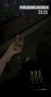 Breskvica feet photo thumbnail