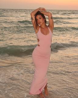 Breskvica feet photo thumbnail